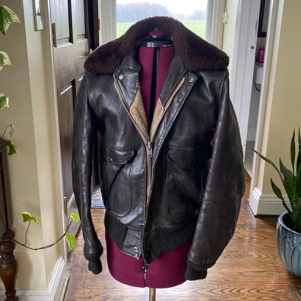 Vintage Schott Mfg. Leather flight bomber Jacket